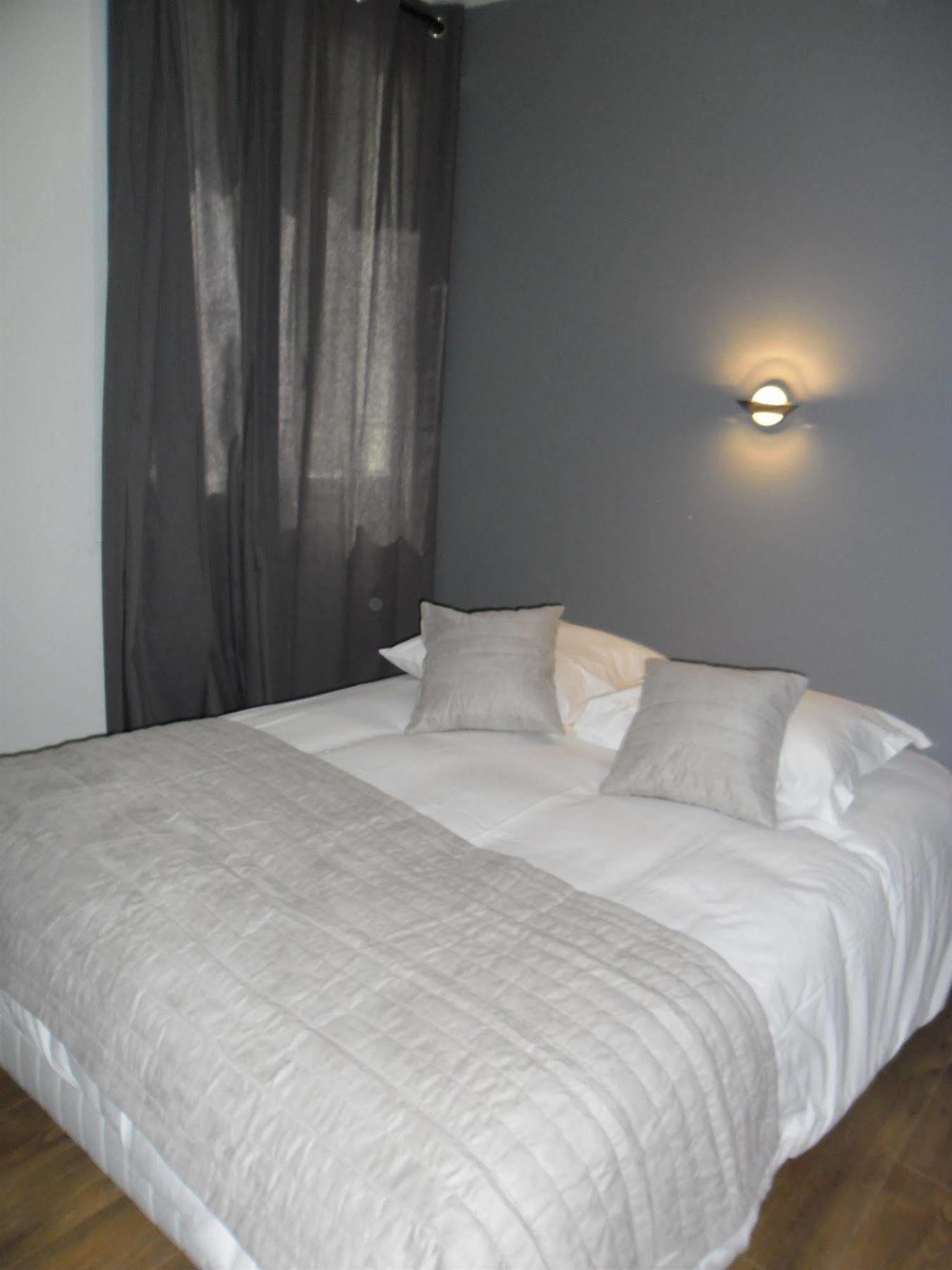 Blue Hotel La Seyne-sur-Mer Bagian luar foto